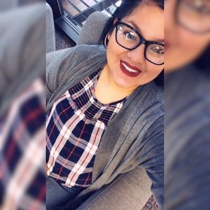 Meet your Posher, Yessenia